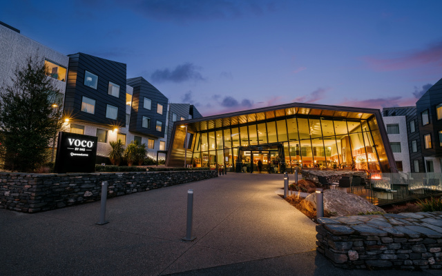 Voco Queenstown by IHG Hotel — 4-star hotel in Queenstown
