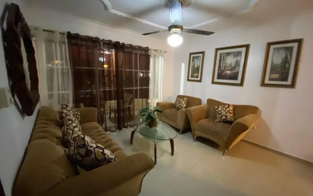 1 DR Huge cozy 3bedroom apartment to stay