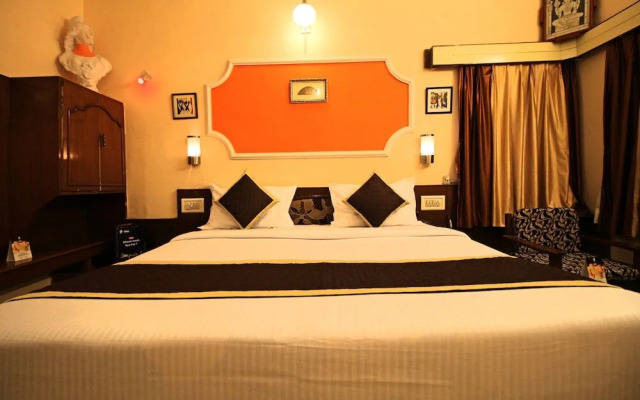 Hotel Palm residency