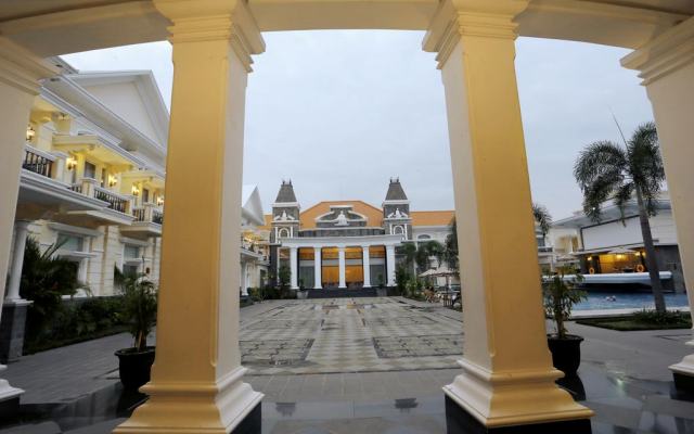 Adhiwangsa Hotel & Convention Hall