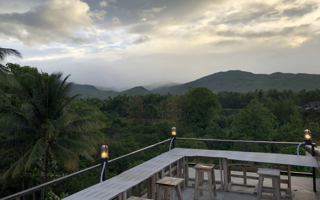 Sandee Place Mountain View Chomthong