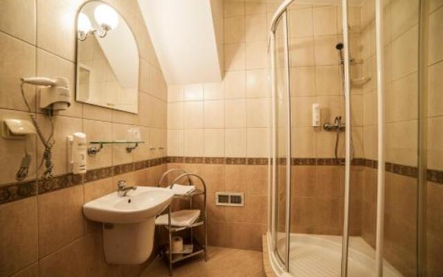 Hotel Restauracja Piwnica Rycerska