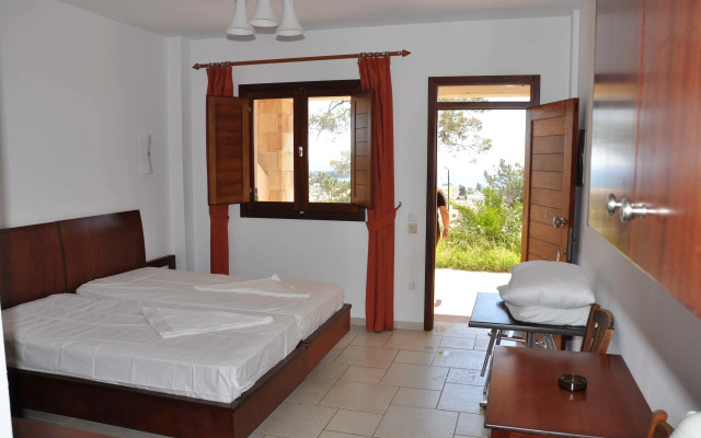 Marianthi Studios & Apartments