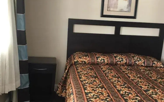Suburban's  Lavilla Inn