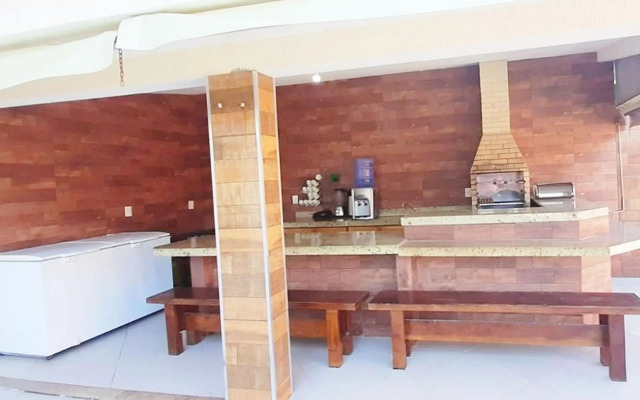 Casa Paraná com 8 quartos acomoda até 40 pessoas