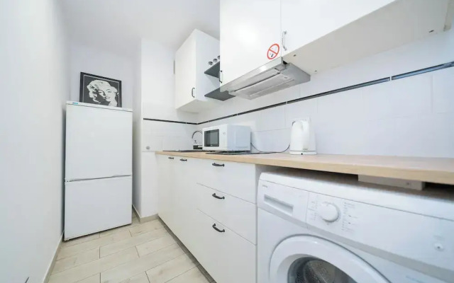 UNIT Warszawa Centrum Room by Metro Rondo ONZ
