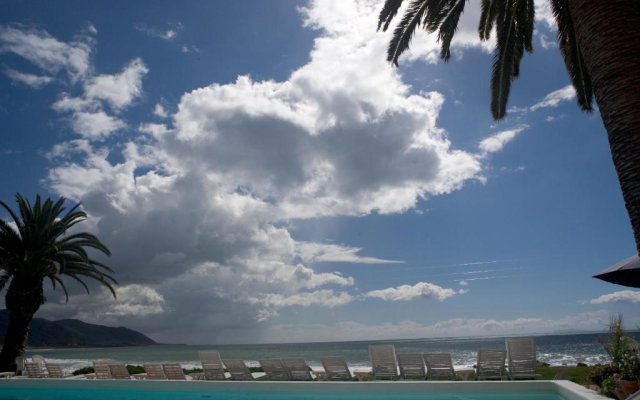 Cliff House Inn On The Ocean