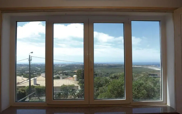 Mira Guincho house with sea view and garden