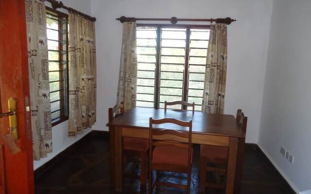 Simba + Oryx Beach Cottages