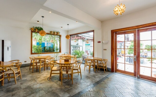 Guilin Rain Cloud Live Hotel