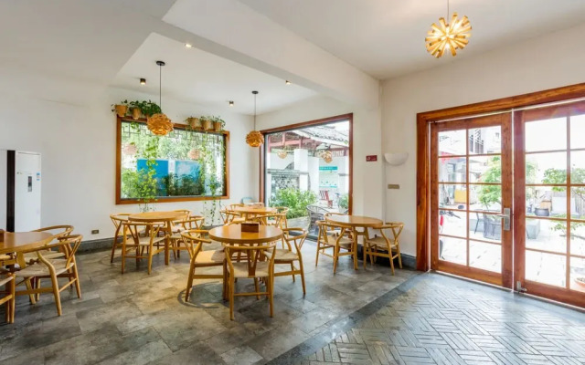Guilin Rain Cloud Live Hotel