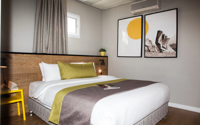 The White House Hotel at Dizengoff Square
