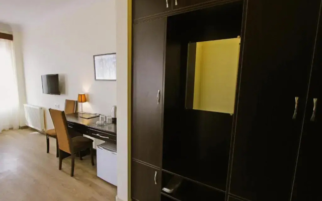 Hotel Lux