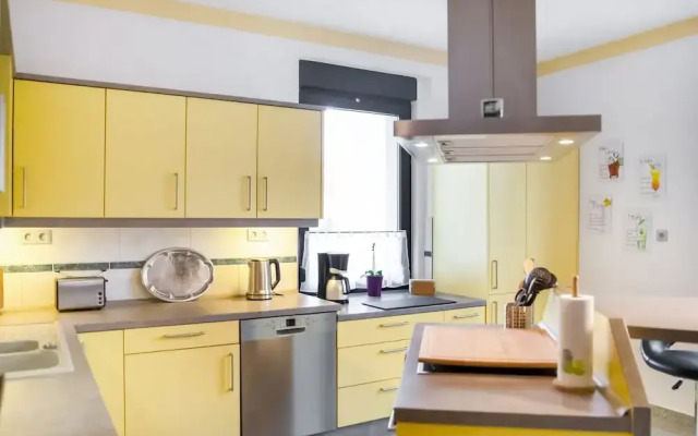 Simplistic Apartment in Neukieritzsch With Garden