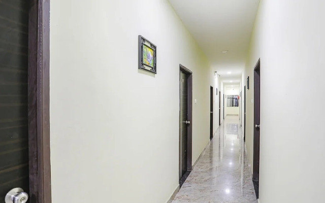 Fabhotel Royal Inn Ii