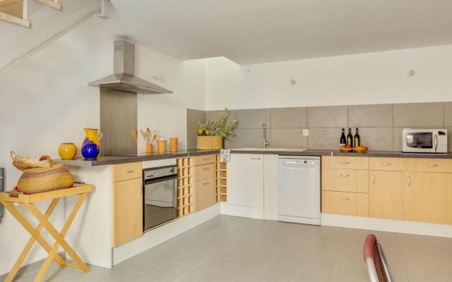 Comfortable Holiday Home in Montouliers near Bize Minervois