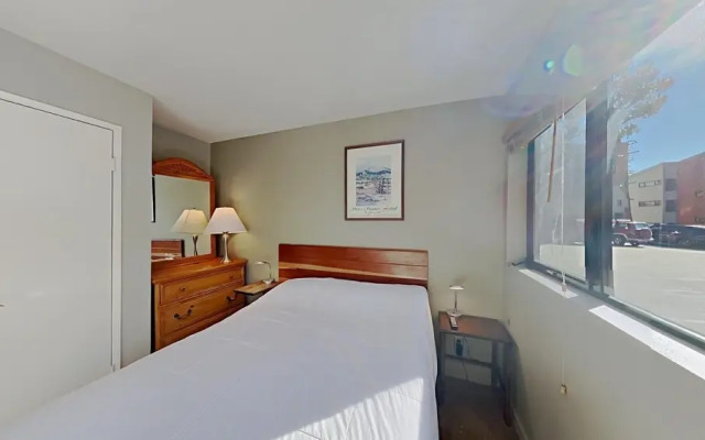 Great 2 Bedroom Condo Right Across Canyon Lodge! Walk To Lifts! Free Gondola to Village! (Unit 553 at 1849) by RedAwning