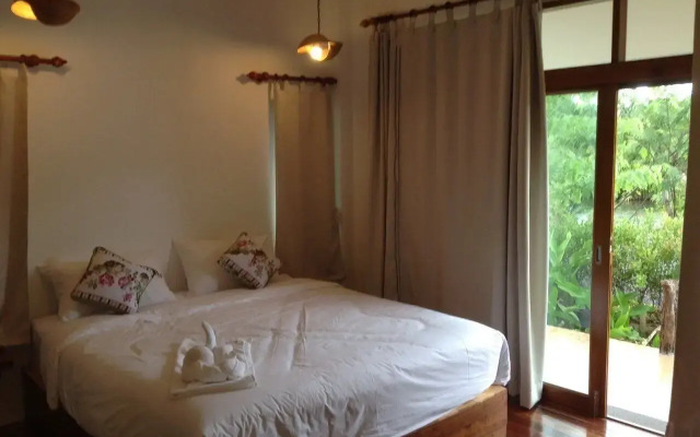 Ruean Thai Nai Bang by Pansak Resort