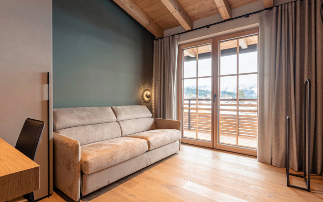 Luxury Penthouse, ski Lift Within Walking Distance