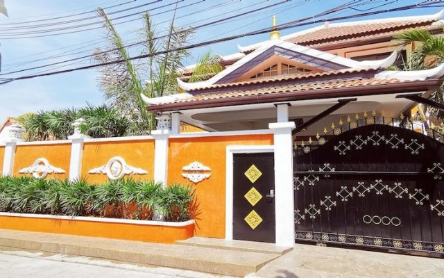 Land57 Pool Villa Pattaya - 8 Bedrooms