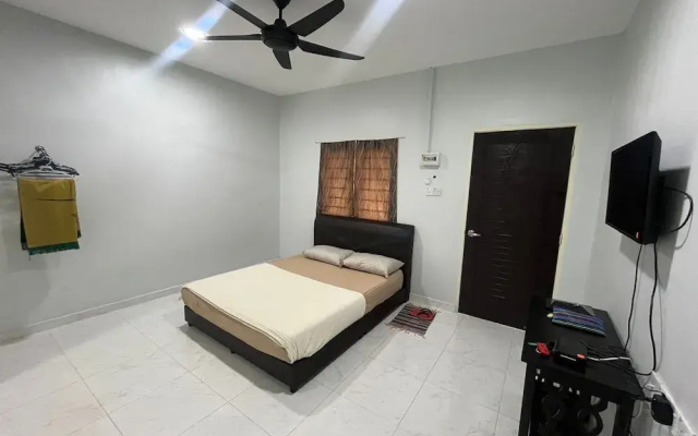 OYO 91220 D Inai Roomstay