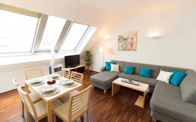 CheckVienna - Maria-Theresien-Straße