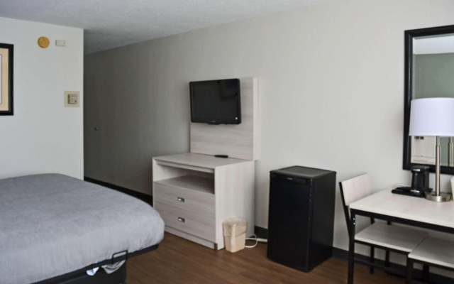 Ramada by Wyndham East Syracuse Carrier Circle