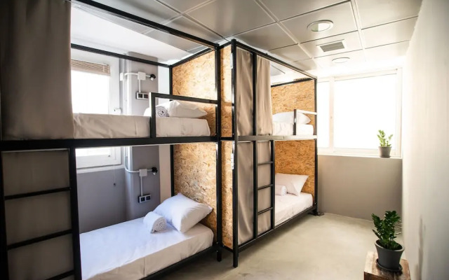 Bedway Athens Hostel