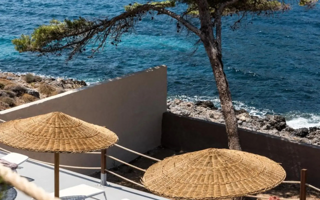 Carian Hotel