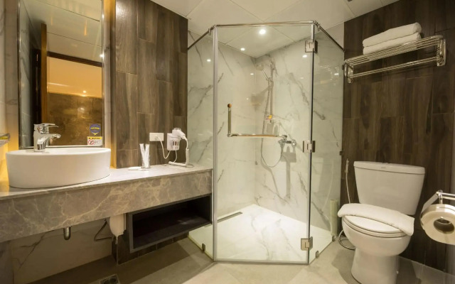 Star Plaza Hotel