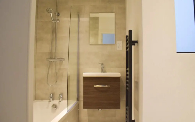 Two Bedroom Flat in London