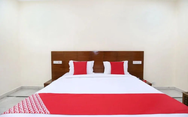 OYO 12767 Hotel Grand Chinar