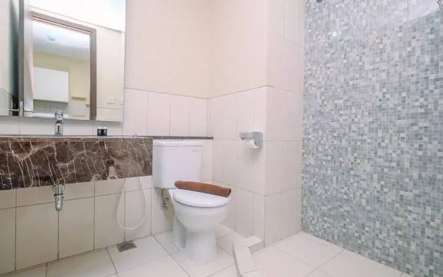 Nice And Elegant Studio Apartment At Nine Residence