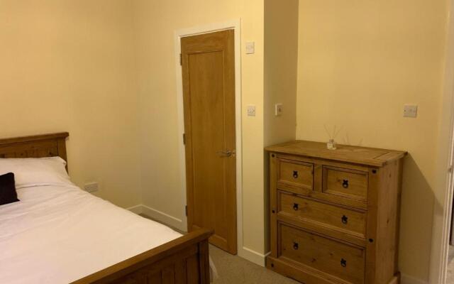 Secluded hilltop hideaway!