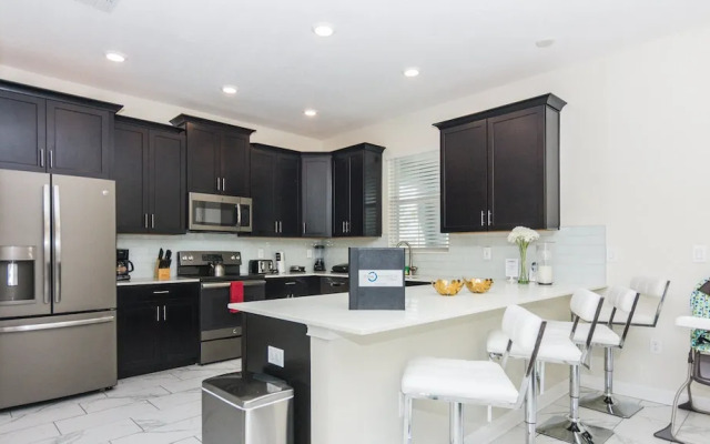 Fancy Family Home at Championsgate Chg101