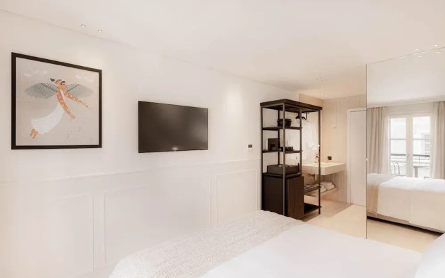 Doryssa Theorem Hotel