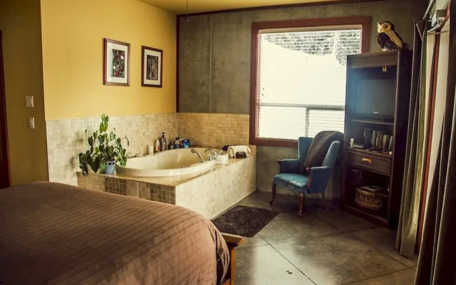 Owlhead Creek Bed and Breakfast