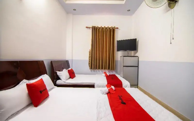 RedDoorz @ Hoang Minh Hotel