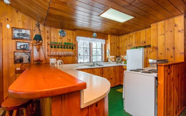 Deja Blue~mary Lake Boathouse~full of Charm!