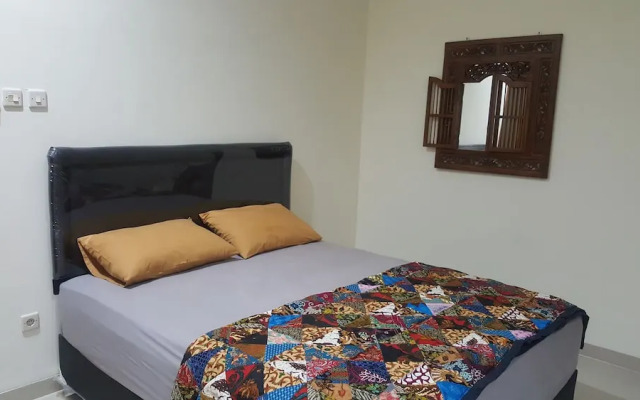 Family Home Ratmono JIH