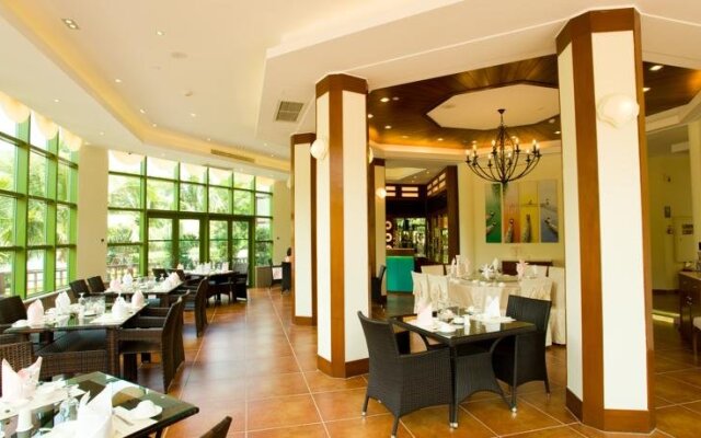 Palm Beach Resort Yalong Bay Sanya