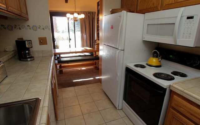 Discovery 4 Condominiums