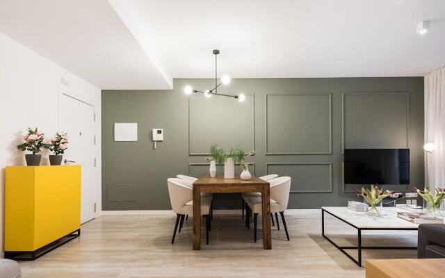 Spain Select San Joaquin Apartments