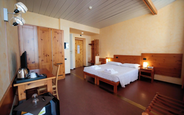 Pràcatinat Hotel & Restaurant