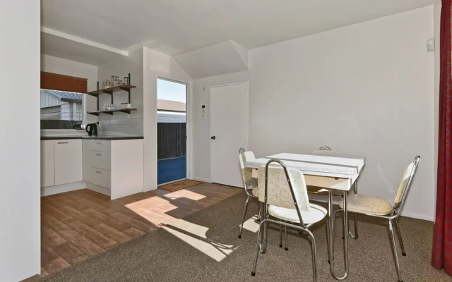 Sunny Christchurch Townhouse