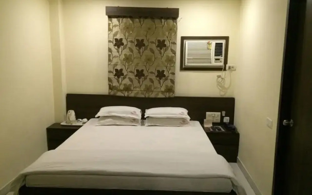 OYO 9182 Kings Crown Hotel