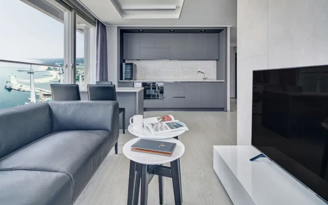 Gangneung Chonpines Ocean Suites Hotel
