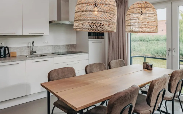 Modern Lodge Near Beach