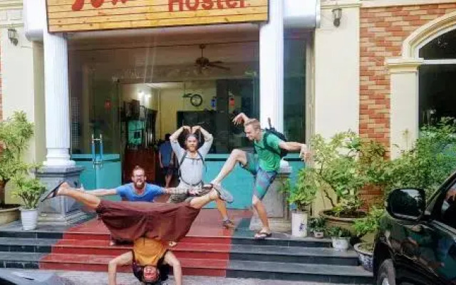 Toms Hostel