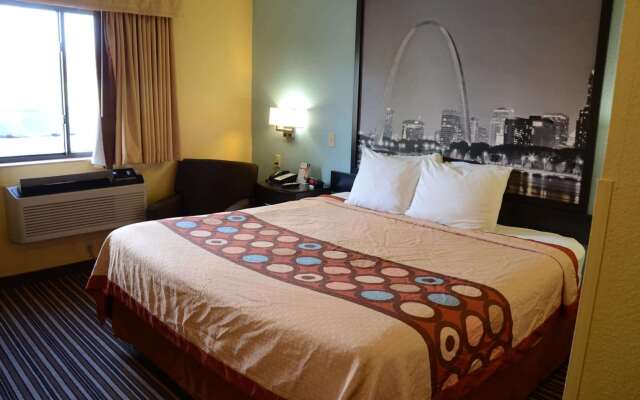 Super 8 by Wyndham Warrenton